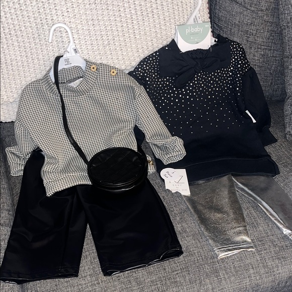 Bundle of 2 Baby Girl Outfits (18 months) - Picture 1 of 13